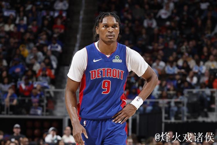 练练罚球!奥萨尔全场6中3、罚球7中1得到7分6篮板2失误 练练罚球!奥萨尔全场6中3、罚球7中1得到7分6篮板2失误