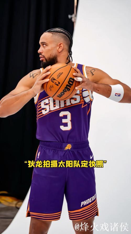 布克17+8狄龙16分 太阳19分轻取奇才取三连胜 布克17+8狄龙16分 太阳19分轻取奇才取三连胜