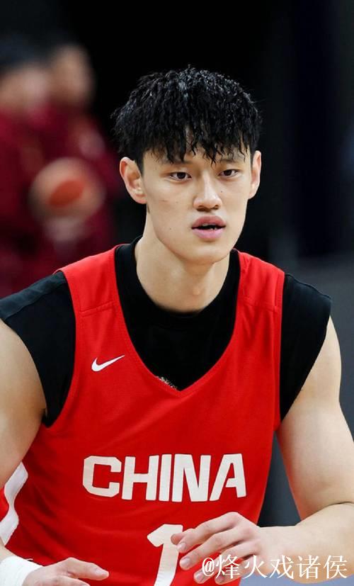 男篮26人集训名单:广东4人 张镇麟曾凡博入选 男篮26人集训名单:广东4人 张镇麟曾凡博入选