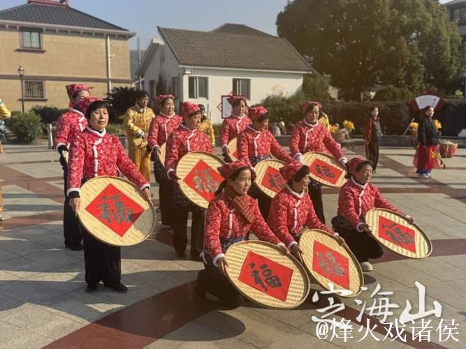 浙江舟山定海举行民间民俗巡游大会 浙江舟山定海举行民间民俗巡游大会