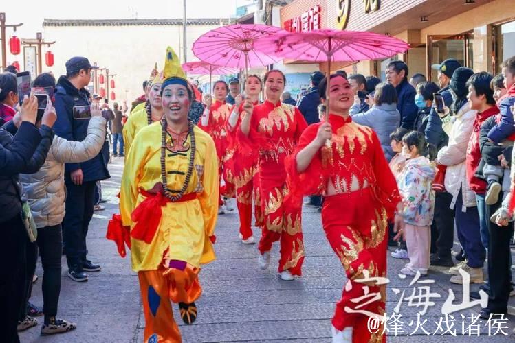 浙江舟山定海举行民间民俗巡游大会 浙江舟山定海举行民间民俗巡游大会